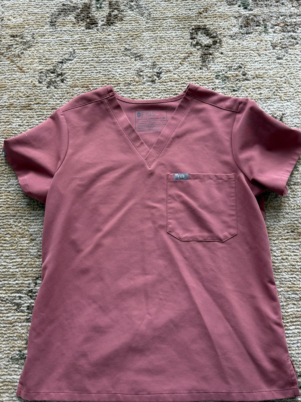 FIGS Mauve scrub top XS
